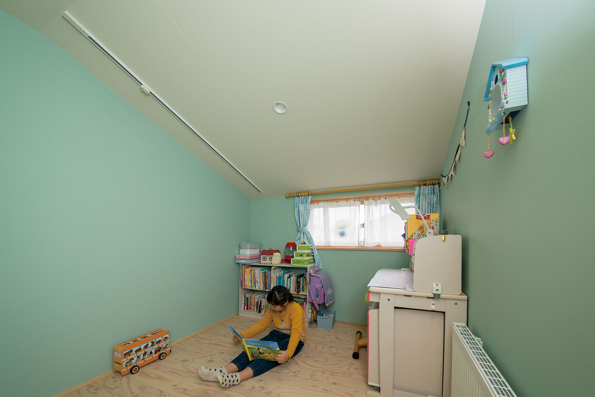 お手伝い好きの次女の部屋は、これからお気に入りのアイテムが増えていく予定