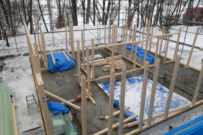 柱が建ちました