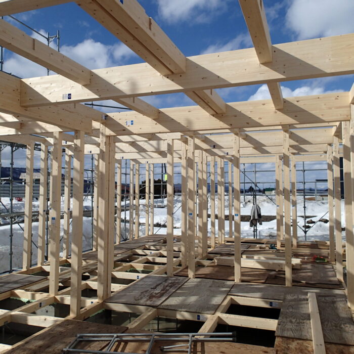 建て込み作業中