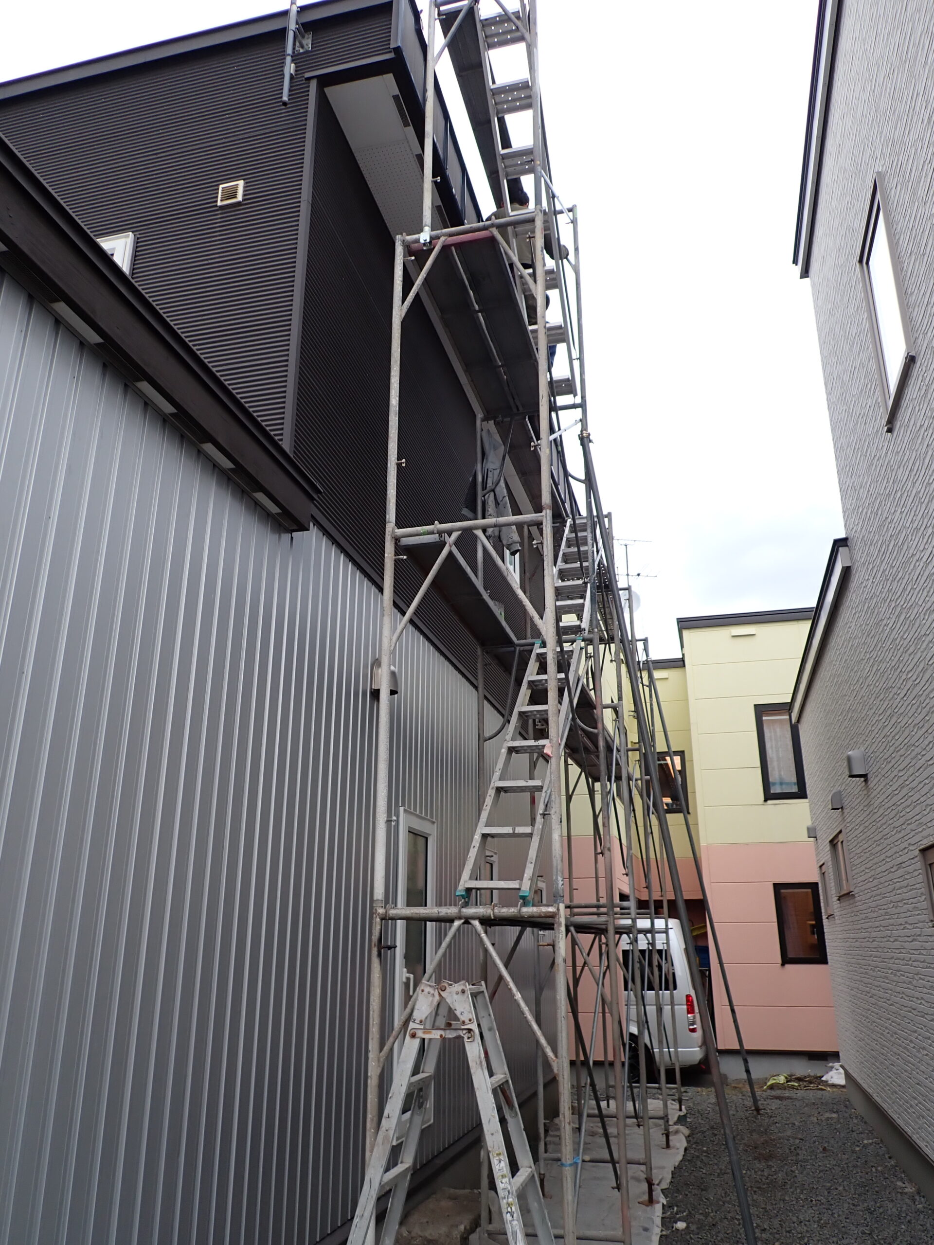 屋根塗装工事スタート