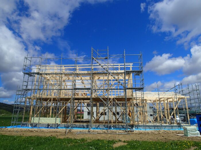 ２階建て込み中