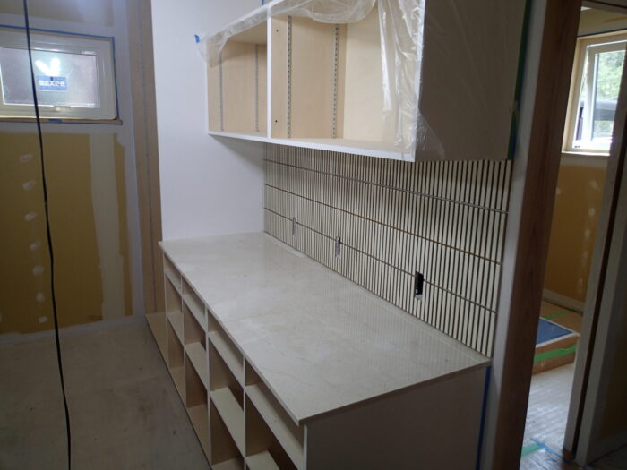 タイル施工中